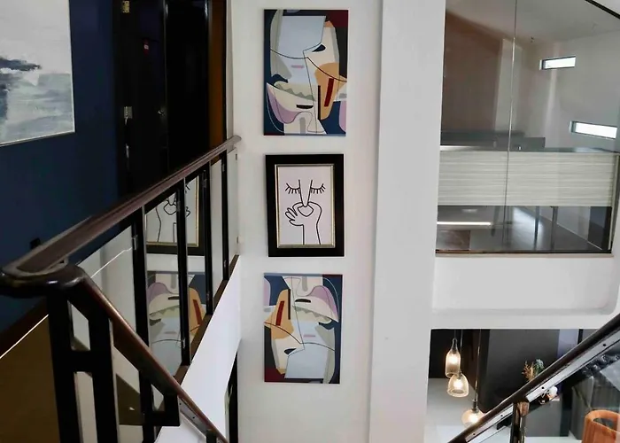 Soho-style Loft - Center With 4br, Wifi And Gameroom * Cebu