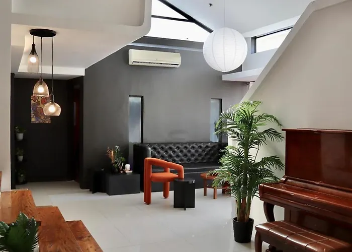 Soho-style Loft - Center With 4br, Wifi And Gameroom * Cebu