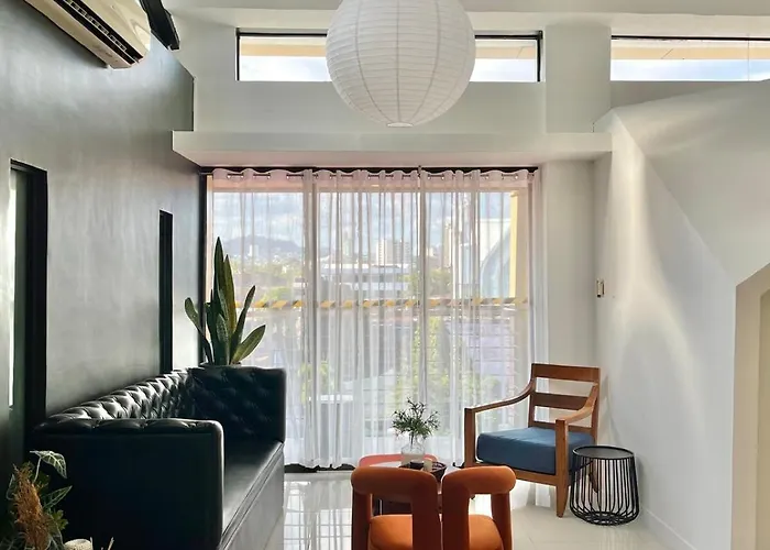 Soho-style Loft - Center With 4br, Wifi And Gameroom Appartamento
